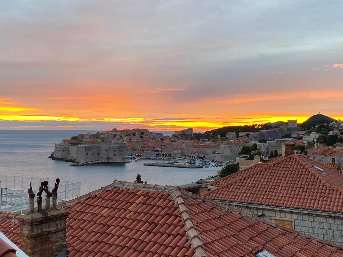 Sunset Over The Dubrovnik'S Old Town ภายนอก รูปภาพ