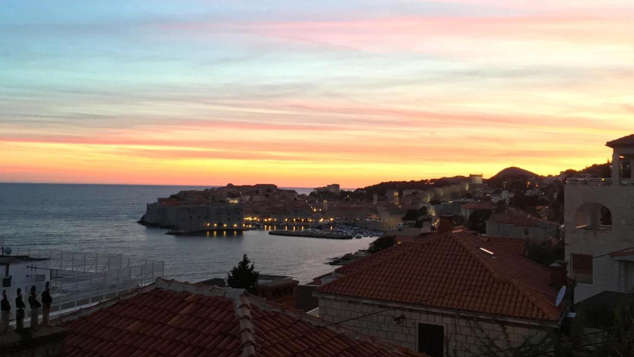 Sunset Over The Dubrovnik'S Old Town ภายนอก รูปภาพ
